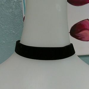 BLACK SUEDE GARGANTUAN.